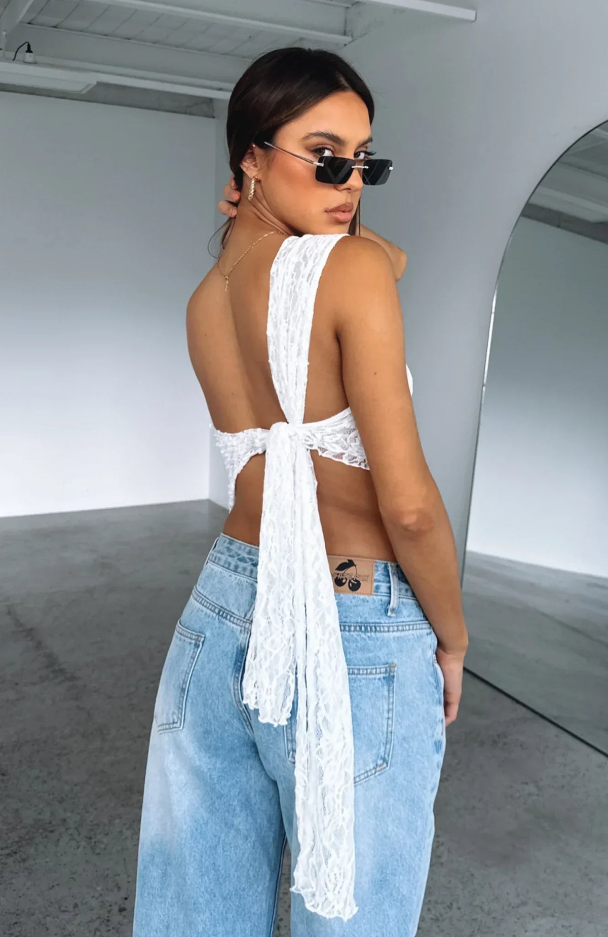 Vera | Asimetrisks mežģīņu tops
