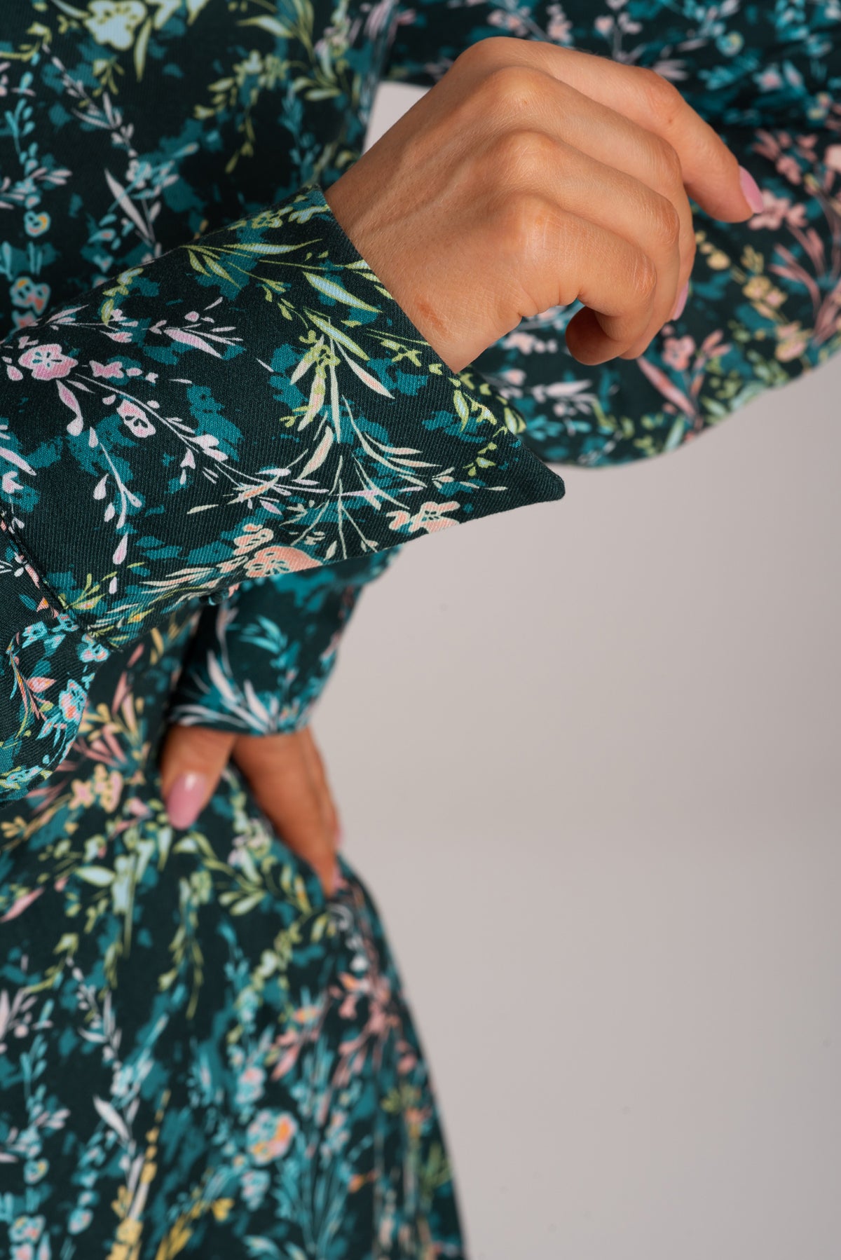 Hazel | Eleganta midi kleita